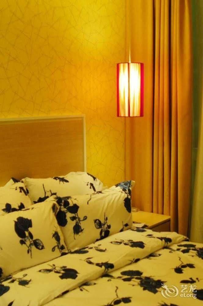 Super 8 Wenzhou Xingrong Hotell Exteriör bild