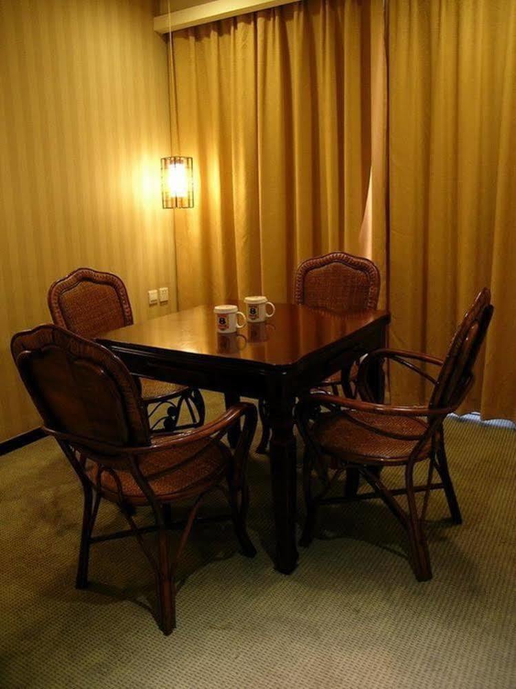 Super 8 Wenzhou Xingrong Hotell Exteriör bild